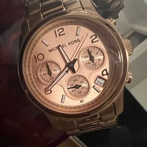 Michael Kors Gold Men or women’s Watch